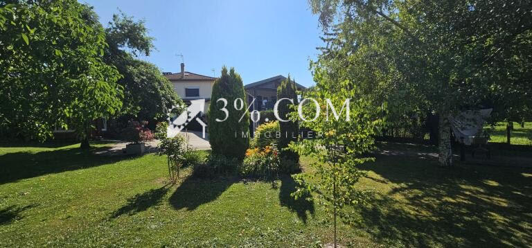 Maison de village - 160 m² - 8 pièces