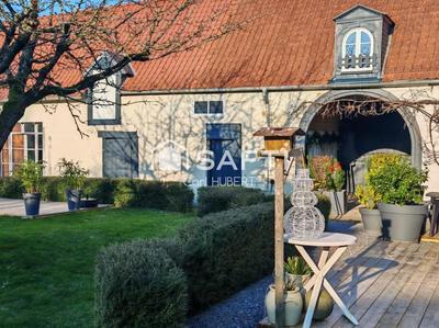 Maison - 303 m² - 16 pièces