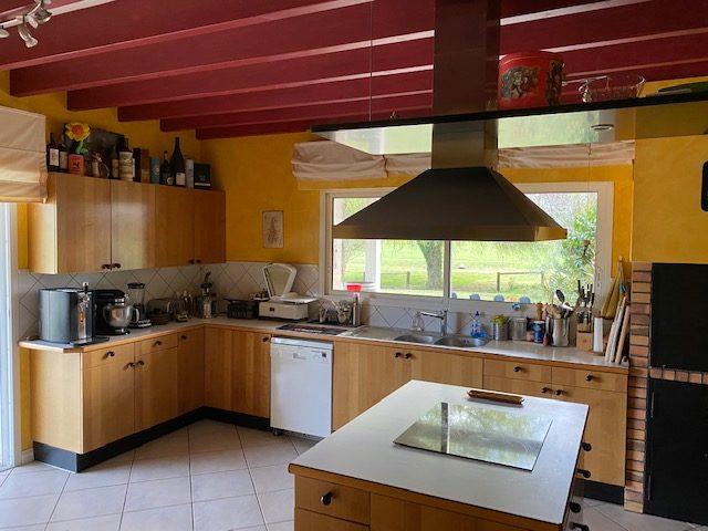 Maison - 325 m² - 9 pièces