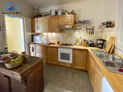 Maison - 200 m² - 6 pièces