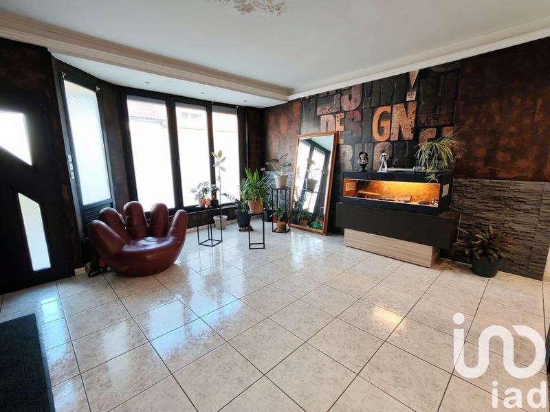 Maison - 235 m² - 8 pièces