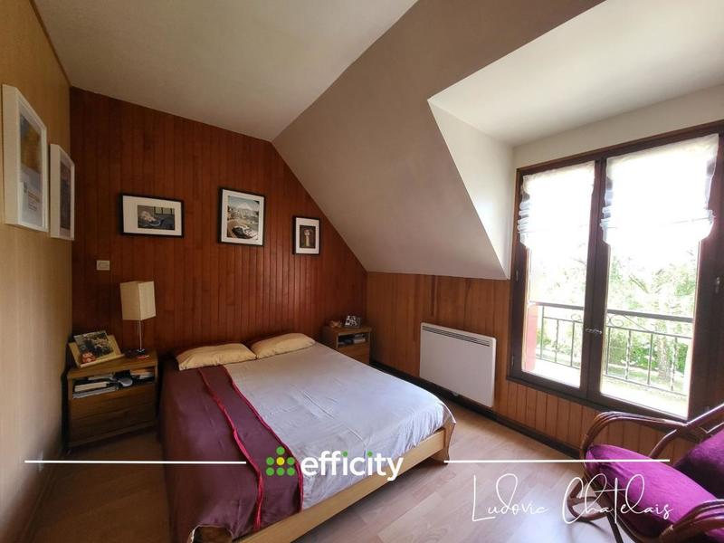 Maison - 210 m² - 9 pièces