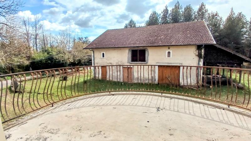 Maison - 260 m² - 10 pièces