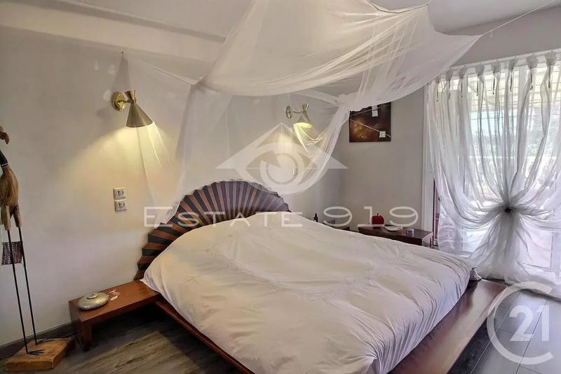 Villa - 183 m² - 6 pièces