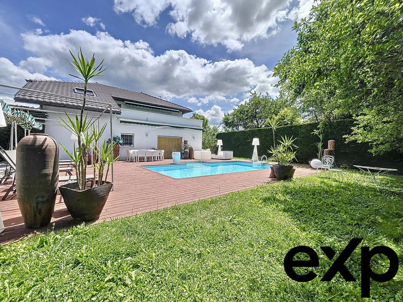 Maison - 180 m² - 7 pièces