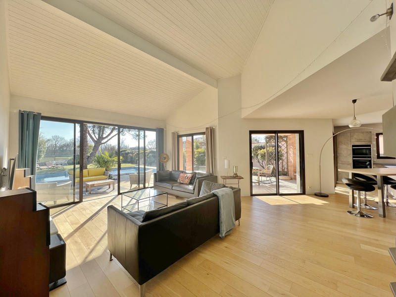 Villa - 216 m² - 7 pièces