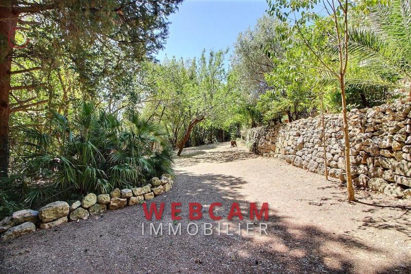 Propriété - 210 m² - 8 pièces