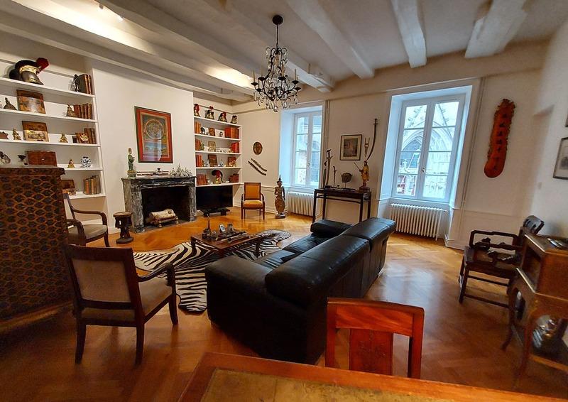 Appartement - 207 m² - 7 pièces