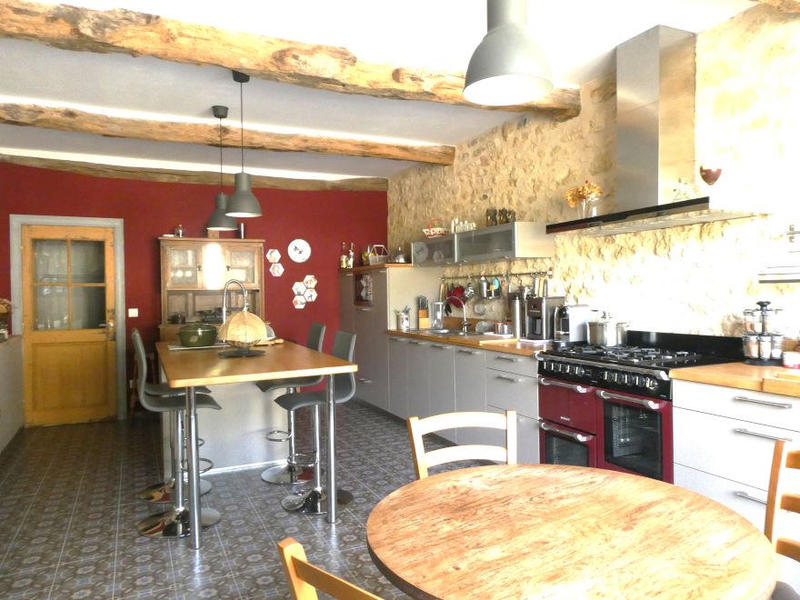 Maison en pierre - 253 m² - 10 pièces