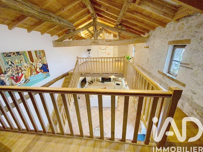 Maison - 210 m² - 6 pièces
