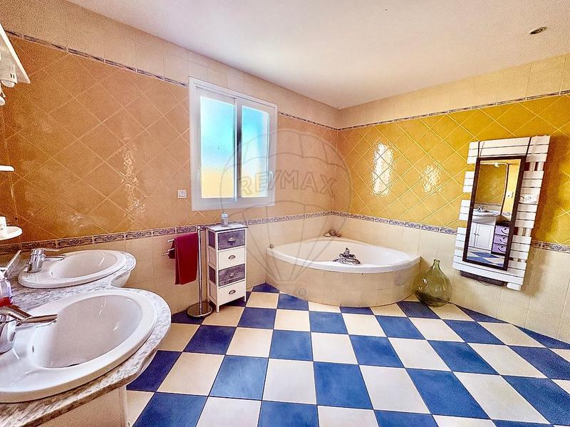 Maison - 138 m² - 5 pièces