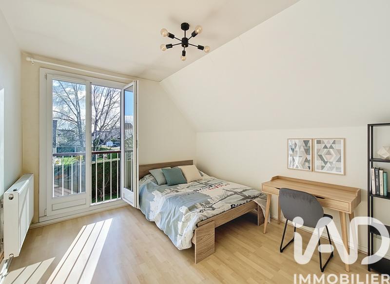 Maison - 235 m² - 8 pièces