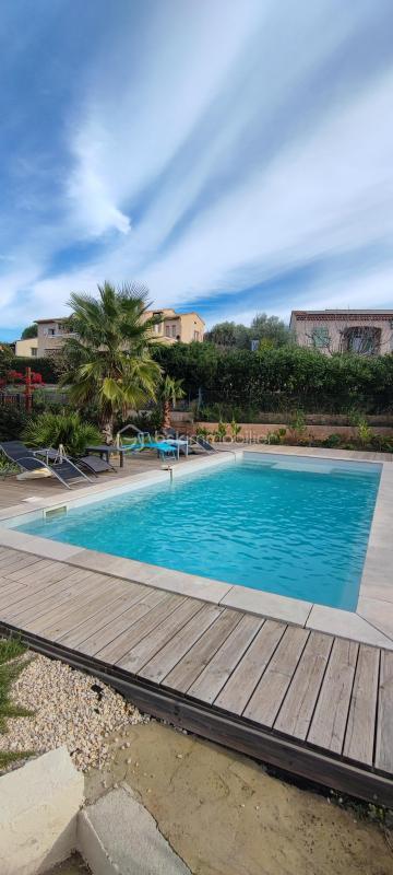 Demeure - 165 m² - 9 pièces