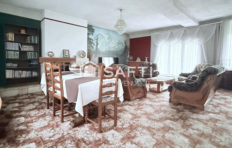 Maison - 201 m² - 7 pièces