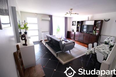 Chambre - 9 m² - 1 pièce