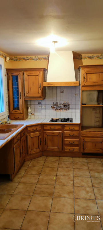 Maison - 225 m² - 9 pièces