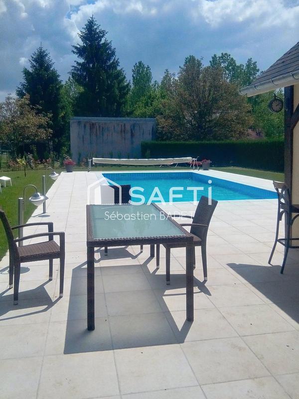 Maison - 355 m² - 10 pièces