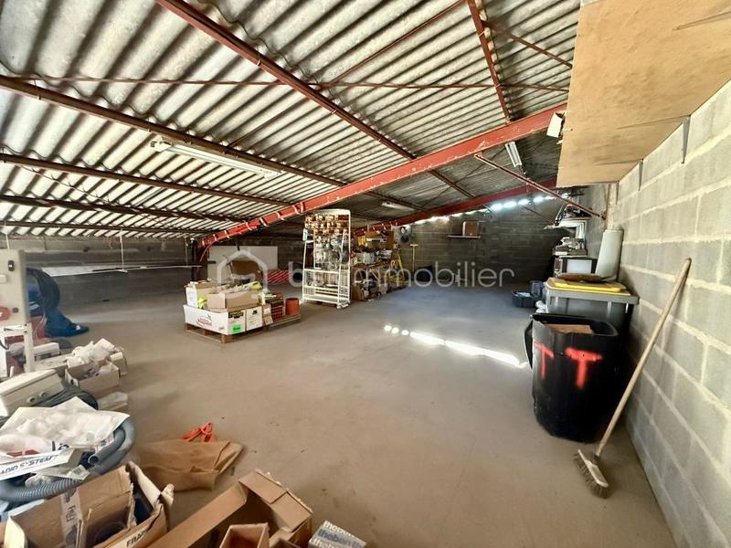 Immeuble - 220 m² - 1 pièce