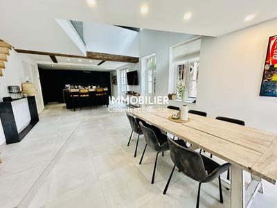 Maison ancienne - 258 m² - 9 pièces