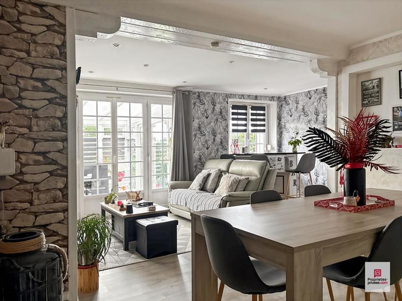 Maison - 111 m² - 6 pièces