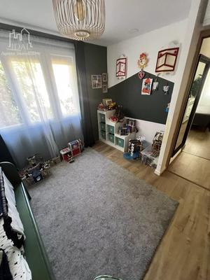 Appartement - 80 m² - 4 pièces