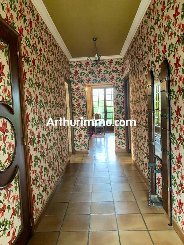 Maison - 195 m² - 9 pièces