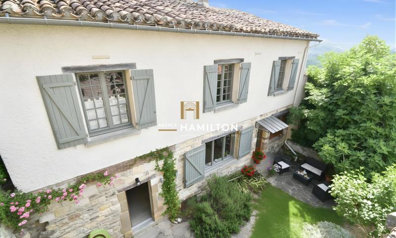 Maison - 200 m² - 6 pièces