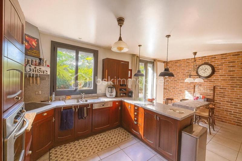 Maison - 185 m² - 7 pièces