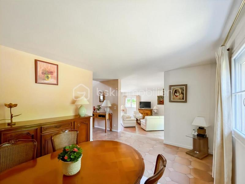 Demeure - 278 m² - 8 pièces