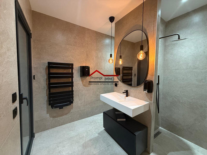 Villa - 240 m² - 6 pièces