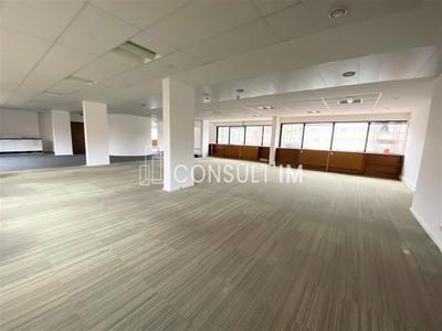 Bureau - 378 m²