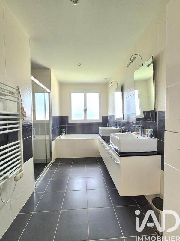 Maison de maîtres - 356 m² - 9 pièces