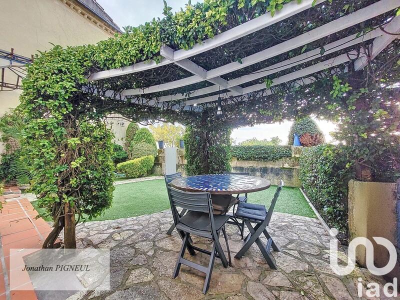 Maison - 240 m² - 6 pièces