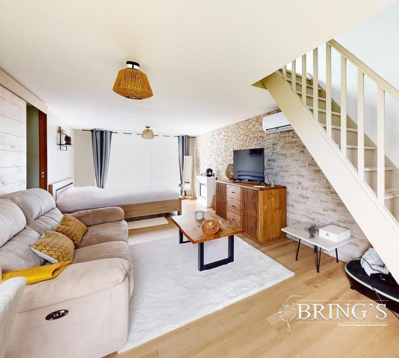 Maison - 180 m² - 8 pièces