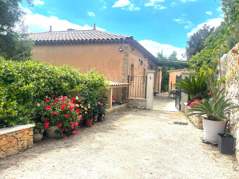 Appartement - 135 m² - 6 pièces