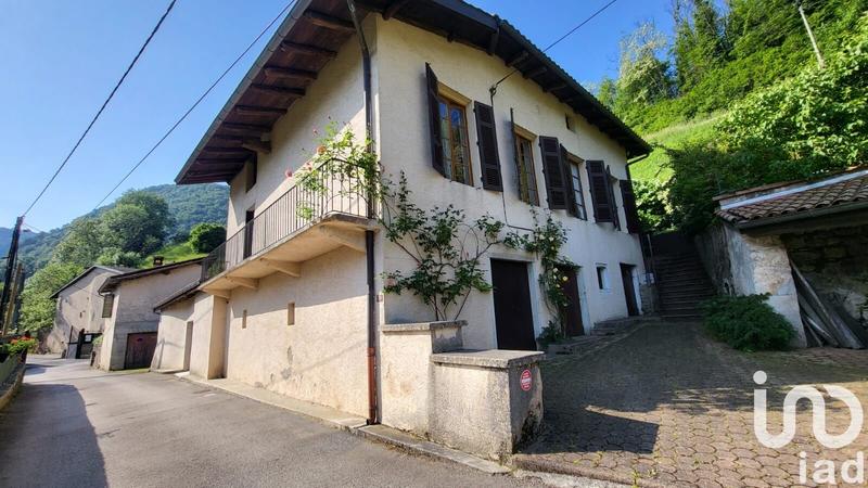 Maison - 93 m² - 4 pièces