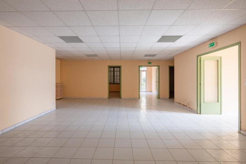 Bureau - 254 m² - 7 pièces