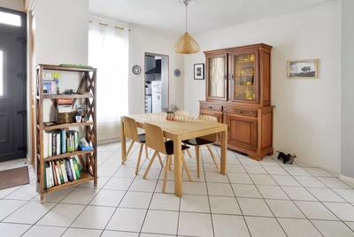Maison - 90 m² - 5 pièces