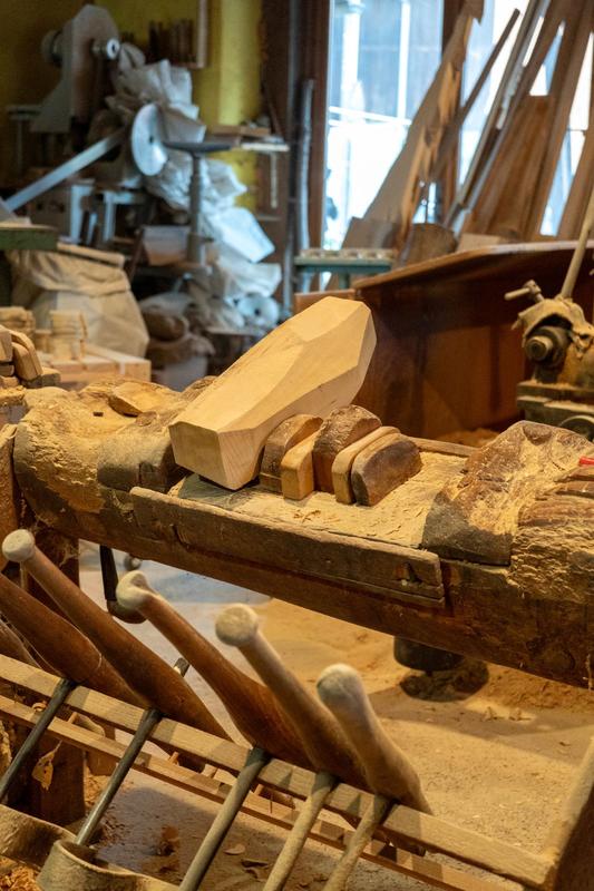 Immersion dans un savoir-faire ancestral à la Saboterie Haeberlé