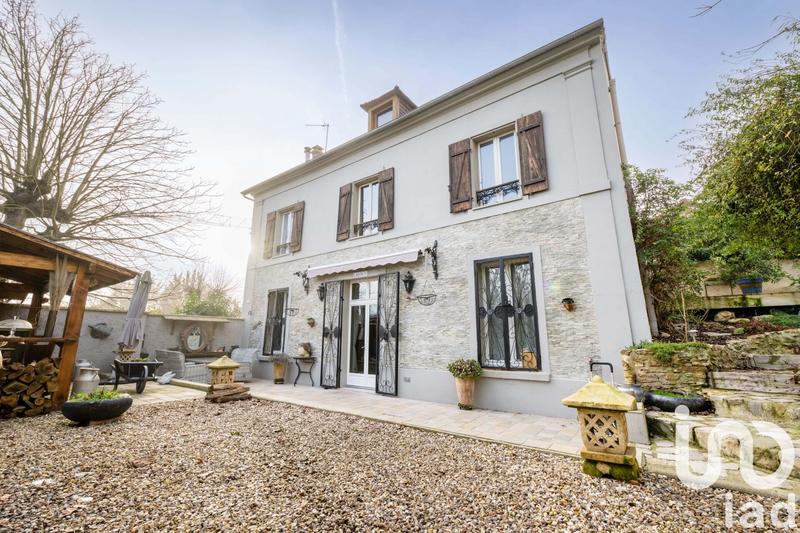 Maison - 225 m² - 6 pièces
