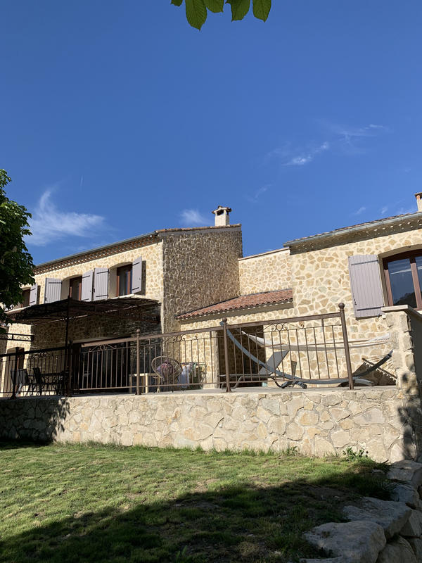 Mas - 350 m² - 14 pièces