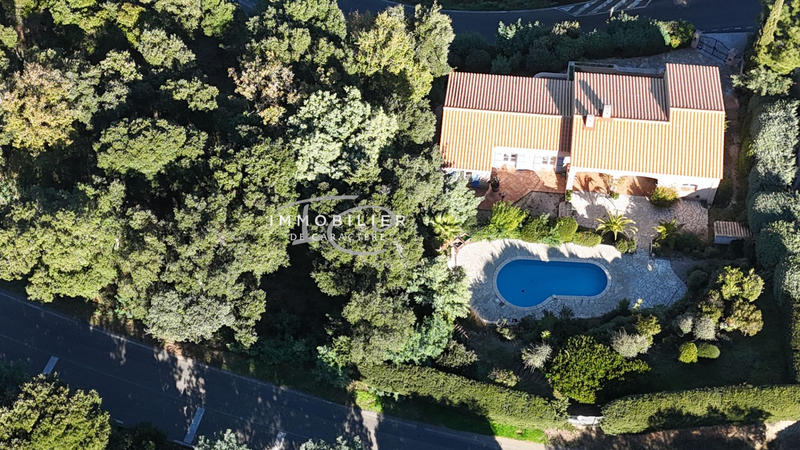 Maison - 141 m² - 1 pièce