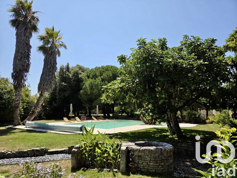 Maison - 460 m² - 10 pièces