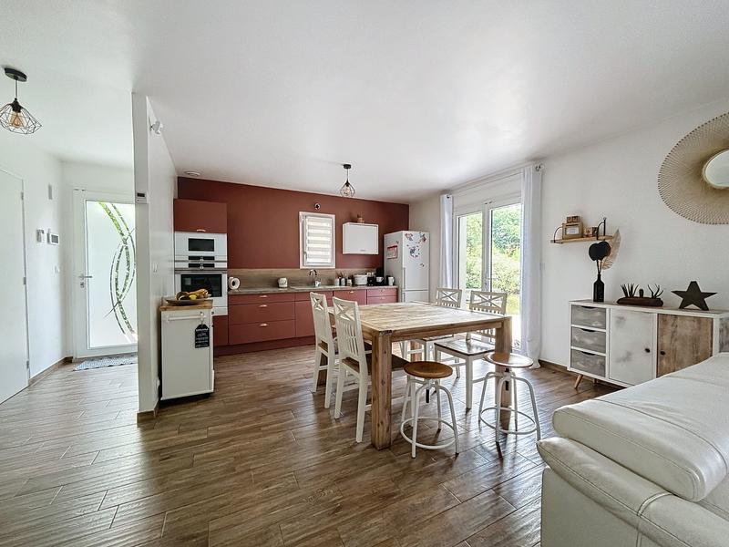 Maison - 181 m² - 8 pièces