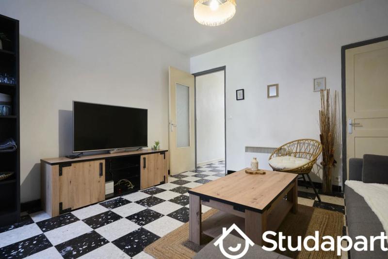 Chambre - 10 m² - 1 pièce