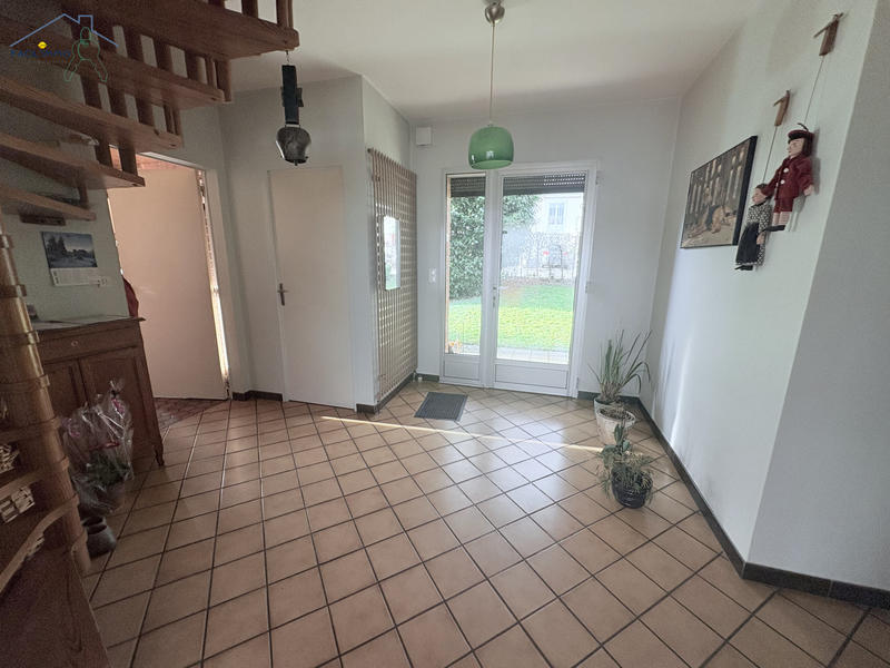 Maison - 220 m² - 9 pièces