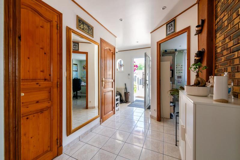 Maison - 208 m² - 6 pièces