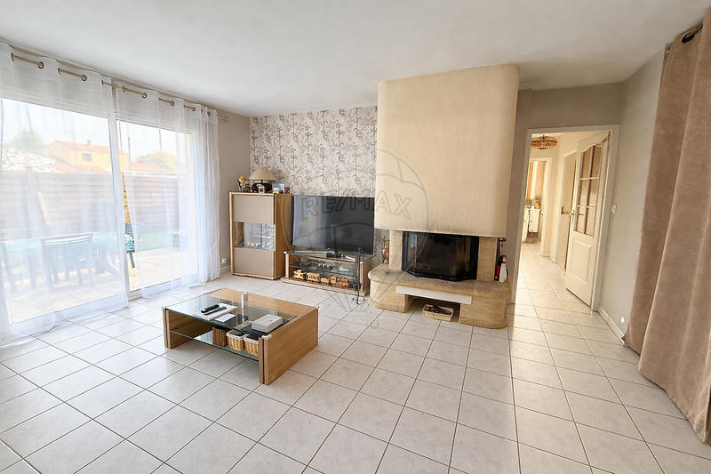 Maison - 93 m² - 4 pièces