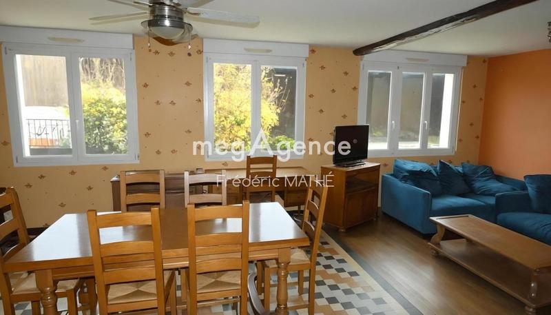 Maison - 210 m² - 6 pièces