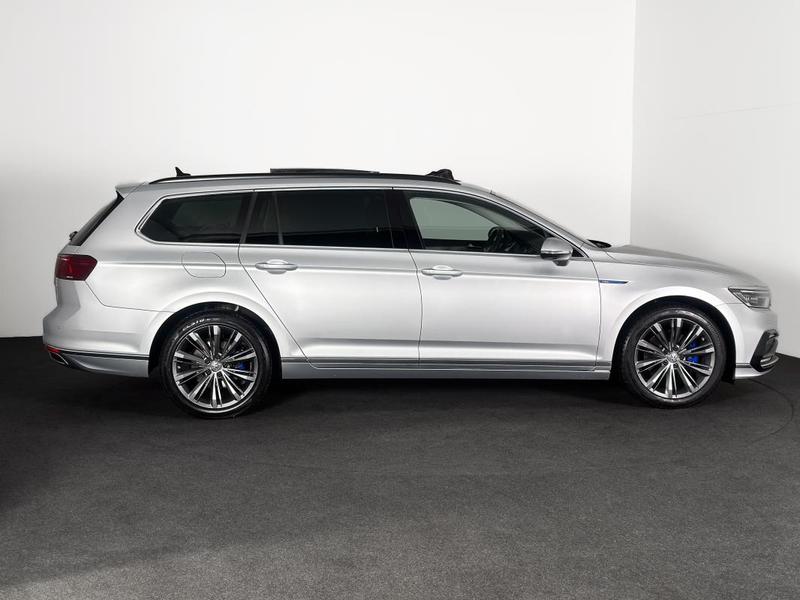 Volkswagen Passat Sw Gte 218ch Dsg Hybride Rechargeable Ja18 T.O Digital Cockpit Regul Acc Camera 3d